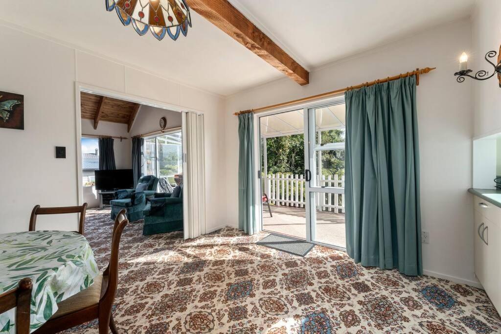 Charming Hideaway Villa Taupo Exterior photo